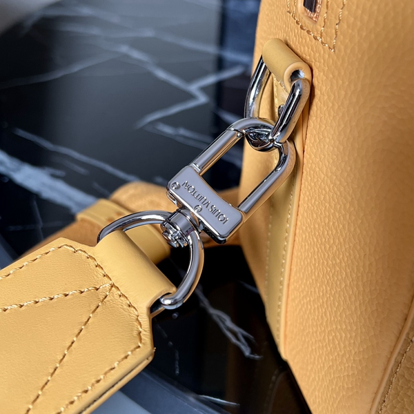 ルイヴィトンバッグ角部分ディテール